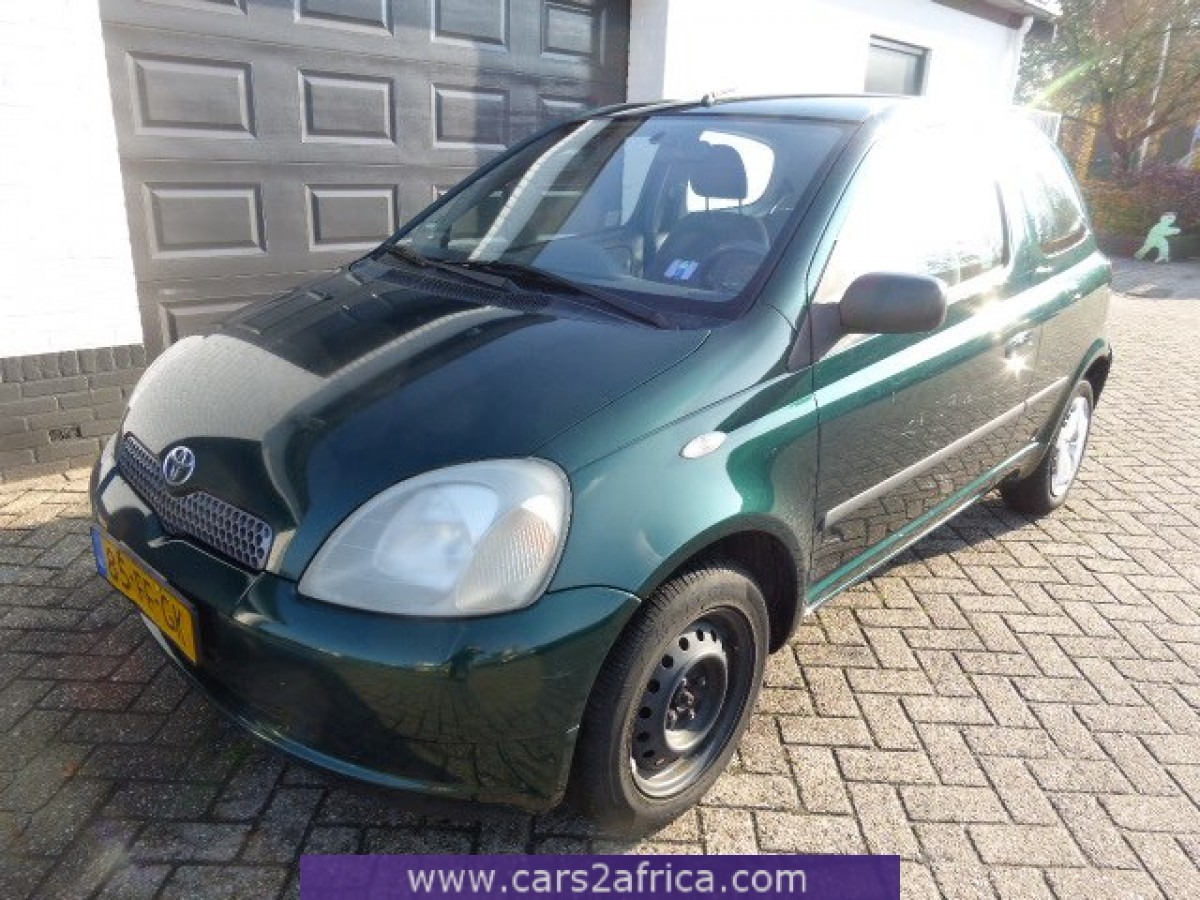 TOYOTA Yaris 1.3 63922 used, available from stock