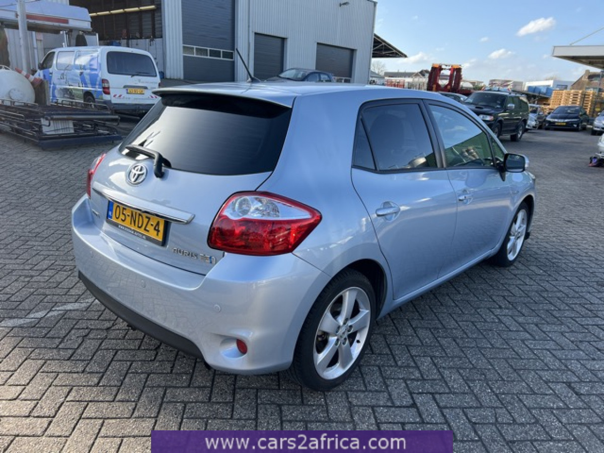TOYOTA Auris 1.8 HSD #72854 - used, available from stock