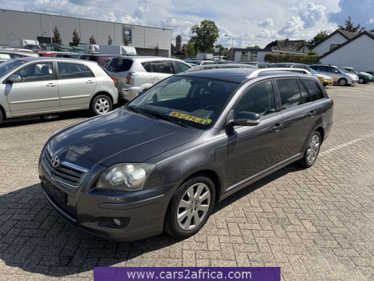 TOYOTA Avensis 1.8 #73430 - used, available from stock