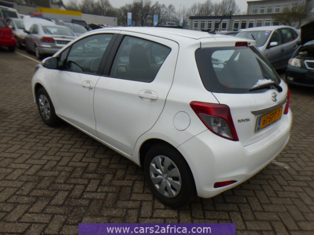 TOYOTA Yaris 1.0 64216 used, available from stock