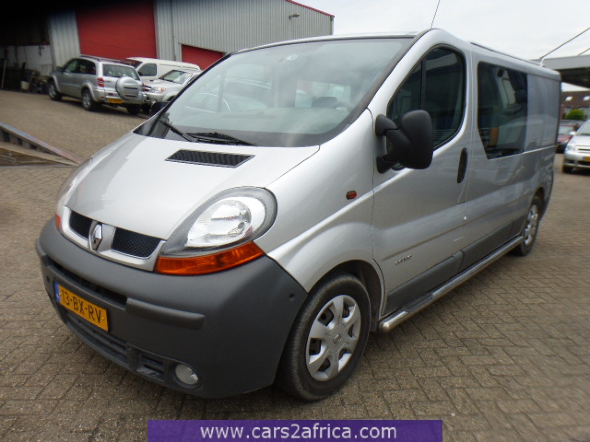 RENAULT Trafic 2.5 DCi 64865 used, available from stock