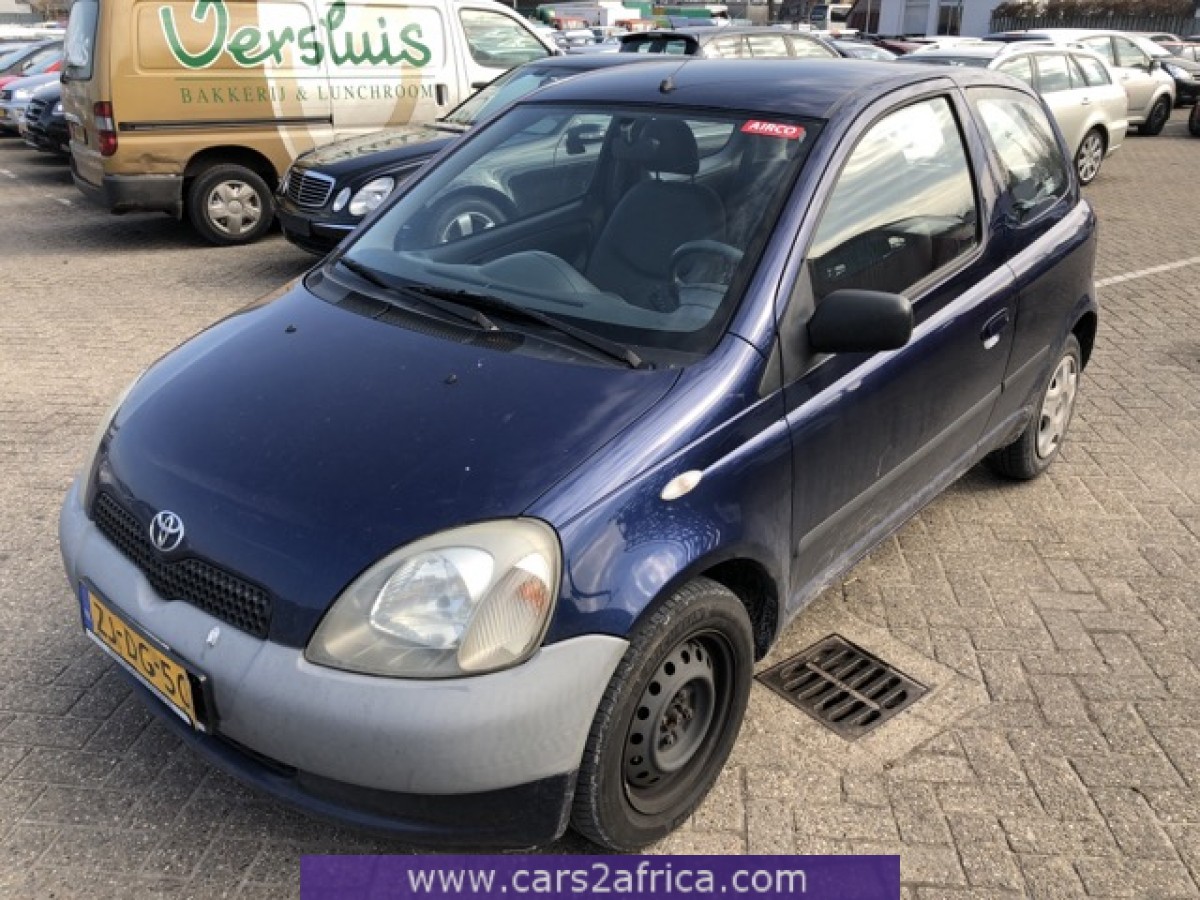 TOYOTA Yaris 1.0 65981 used, available from stock