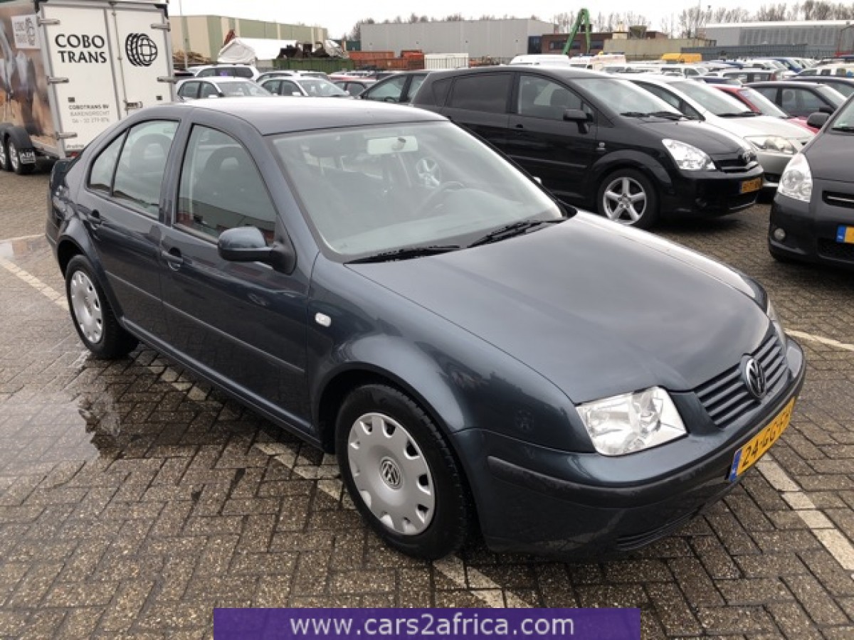 VOLKSWAGEN Bora 1.6 66050 used, available from stock