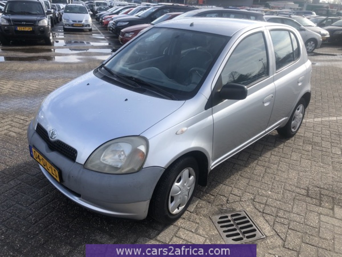 TOYOTA Yaris 1.0 66126 used, available from stock