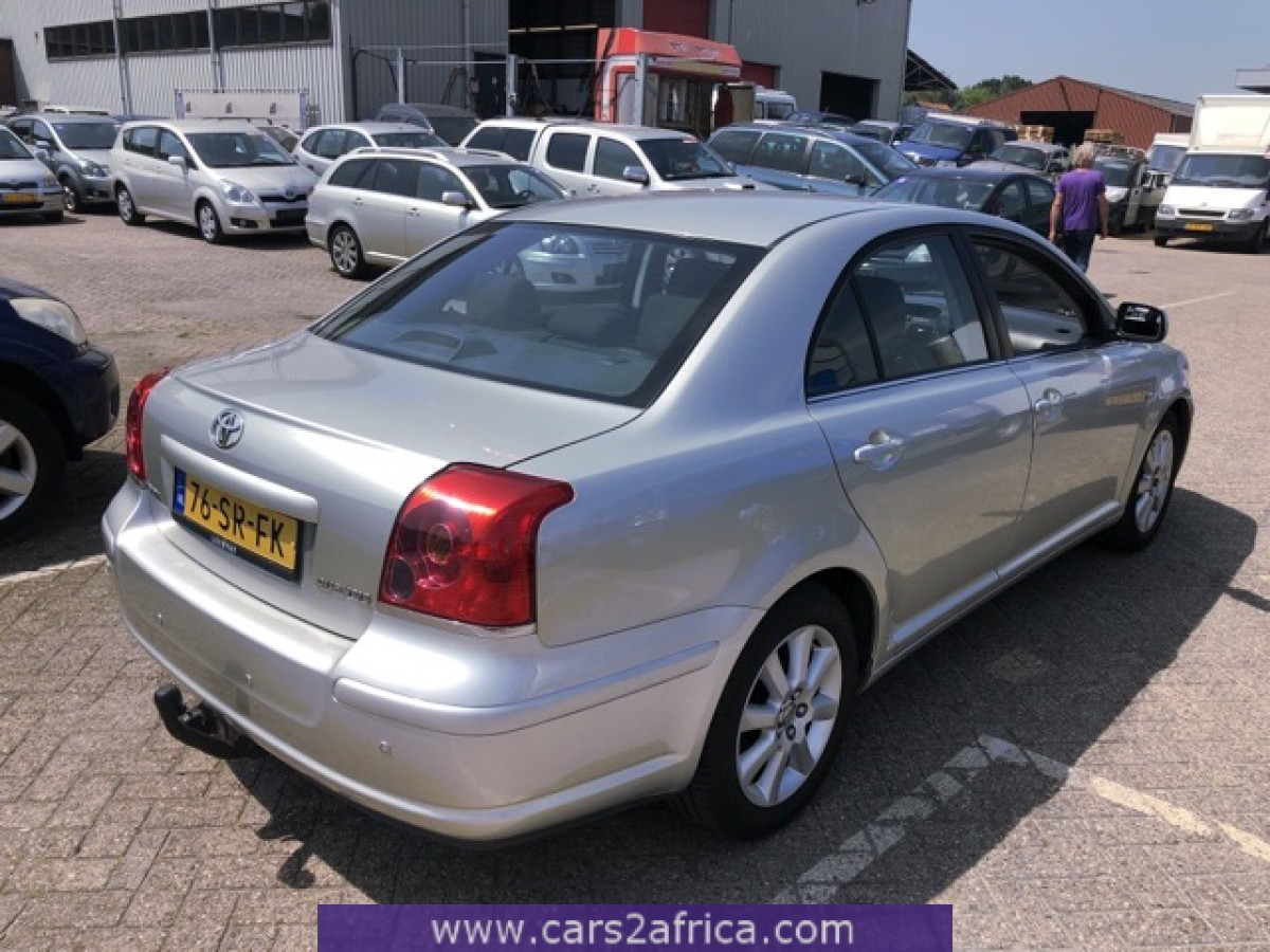 TOYOTA Avensis 1.8 66562 used, available from stock