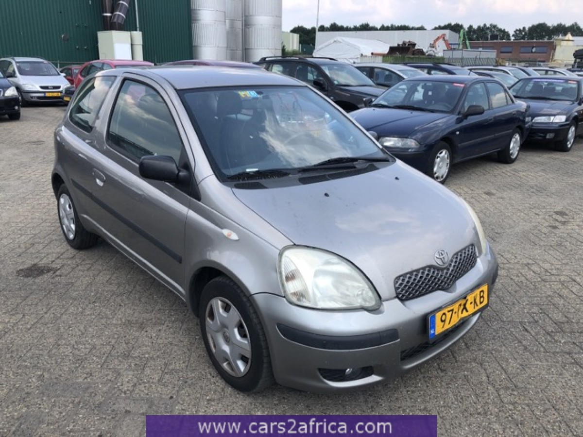 TOYOTA Yaris 1.3 66659 used, available from stock