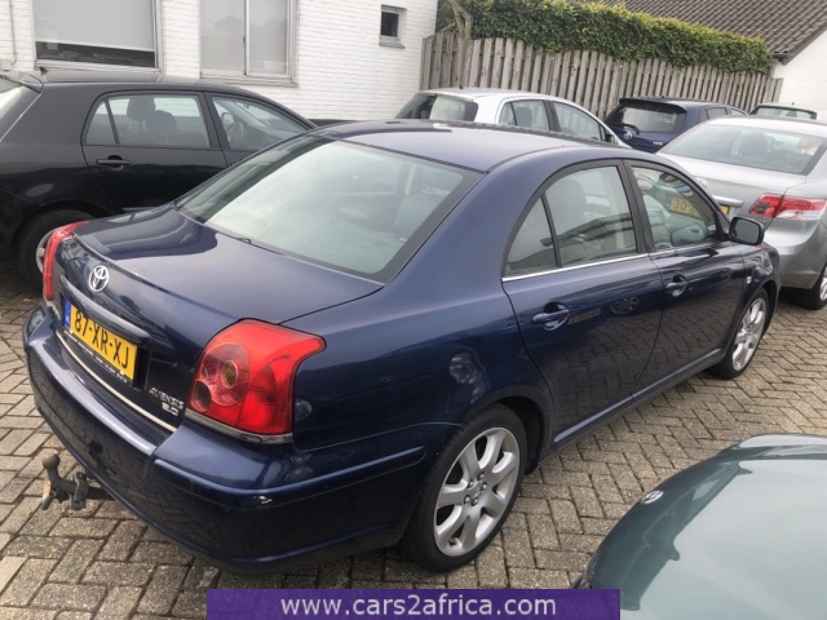 TOYOTA Avensis 2.0 66726 used, available from stock