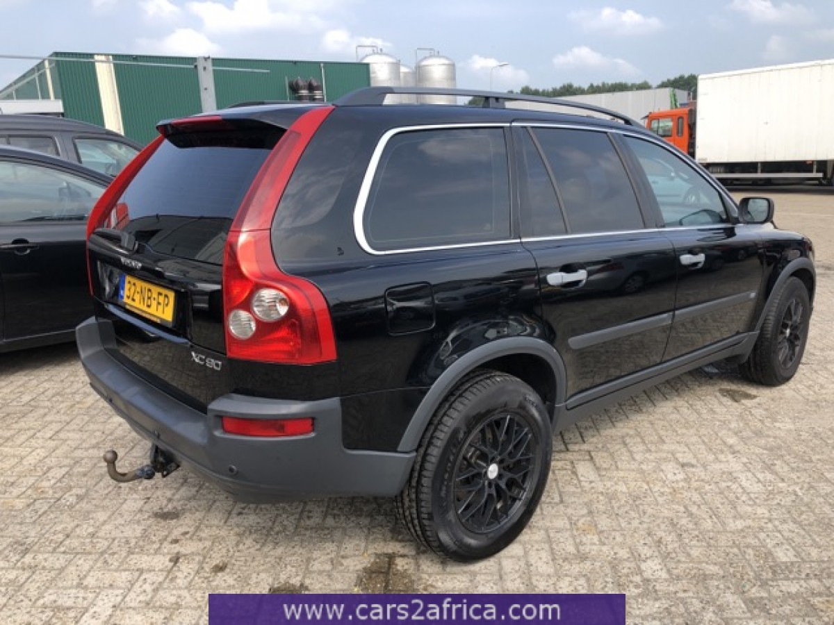VOLVO XC90 2.4 D 66800 used, available from stock