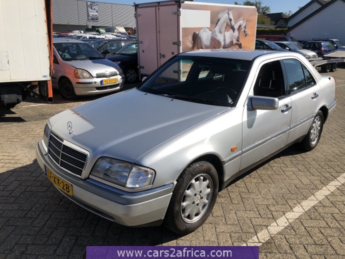 MERCEDESBENZ C 250 2.5 D 66900 used, available from stock