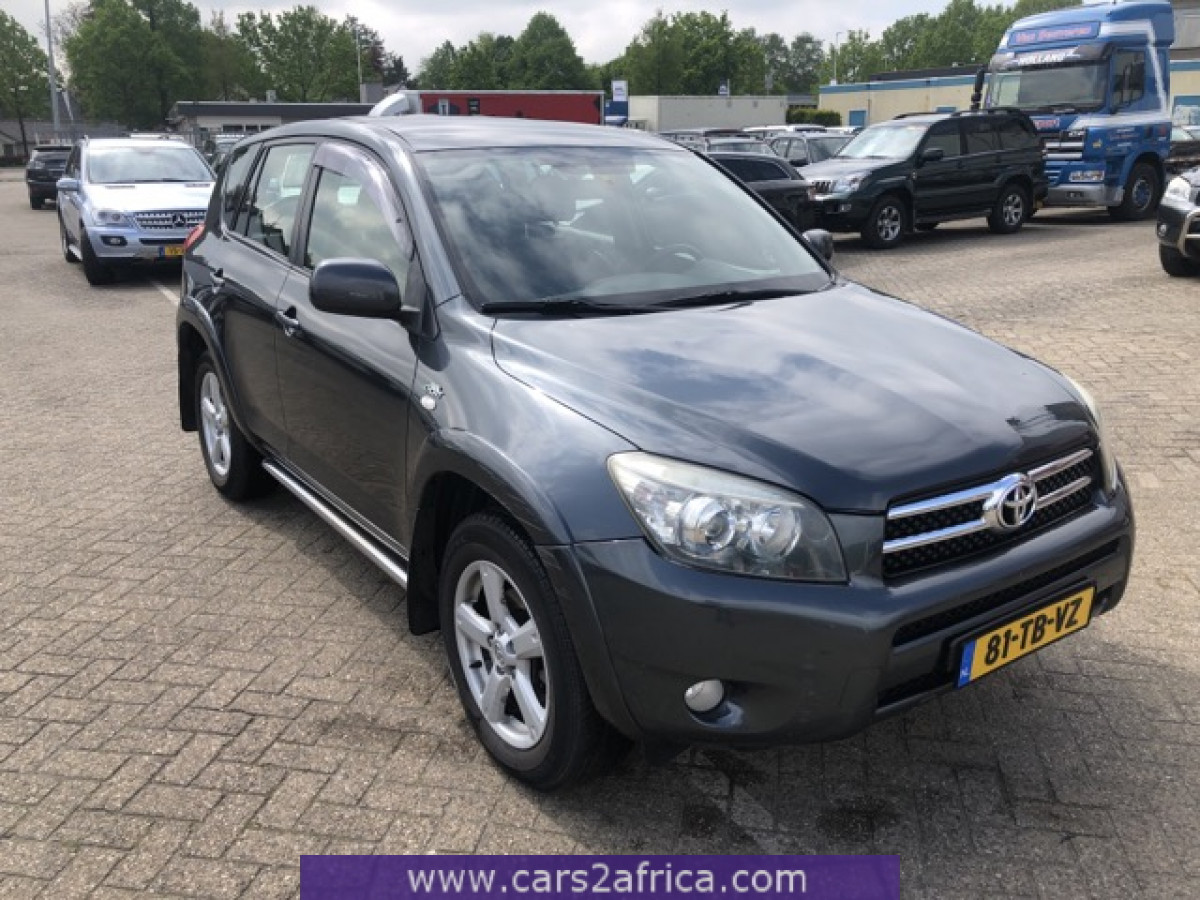 TOYOTA RAV4 2.2 DCAT 67705 used, available from stock
