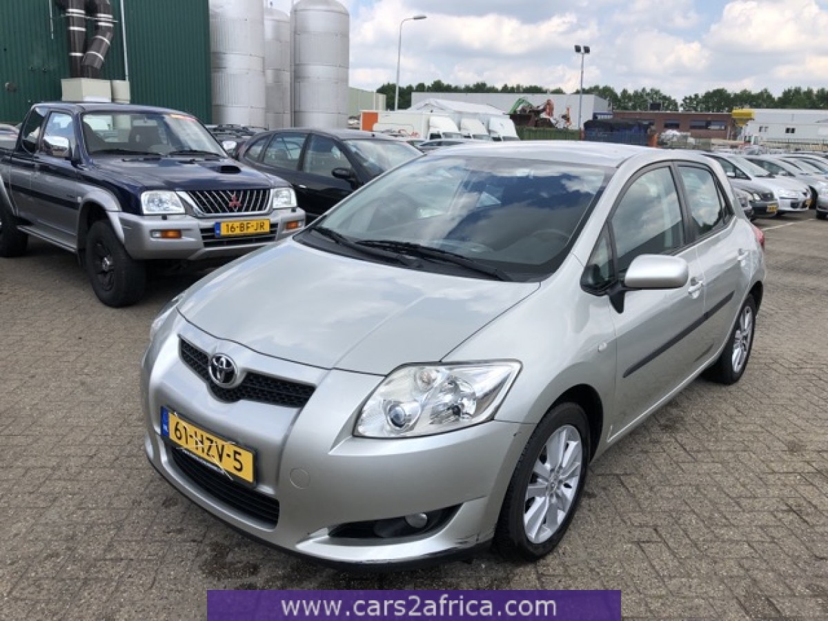 TOYOTA Auris 1.6 67819 used, available from stock