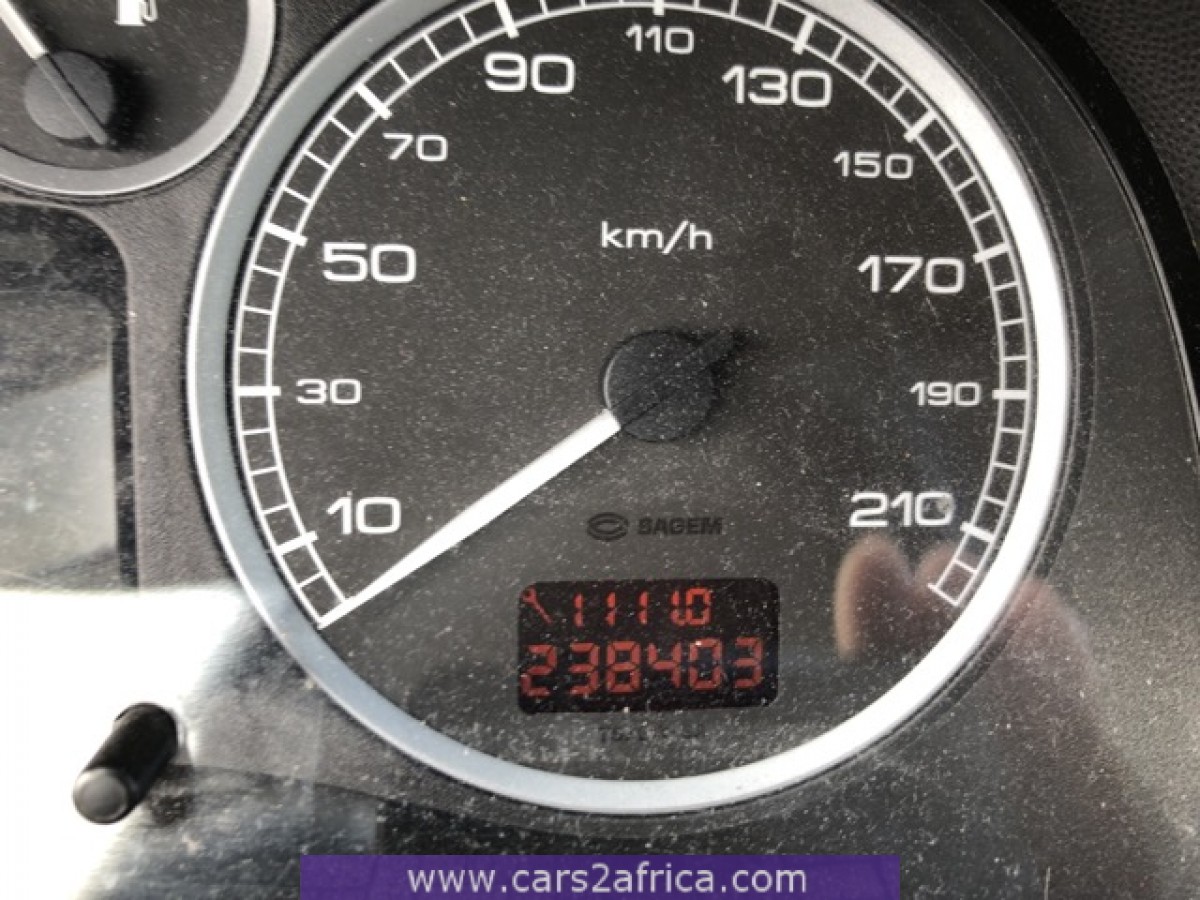 Peugeot 307 D-Sign 1,6 16V HDi 149,000 km 3.829,<sup  class=currency-decimal>88</sup> €