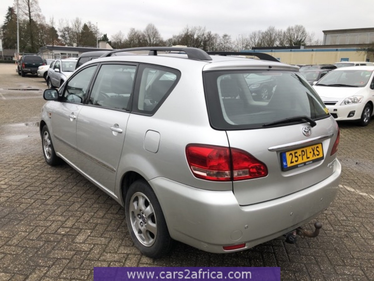 TOYOTA Avensis Verso 2.0 68876 used, available from stock