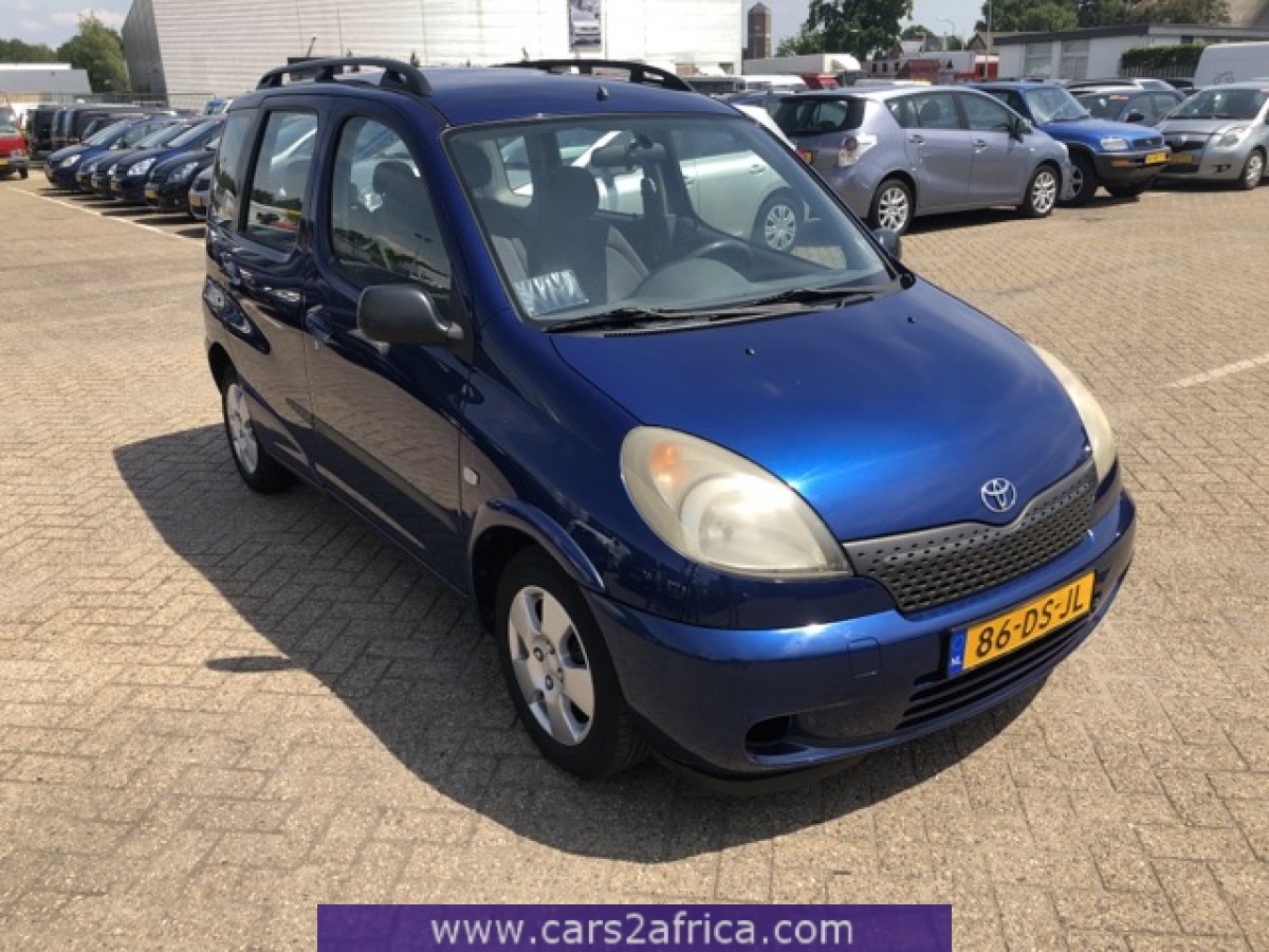 TOYOTA Yaris Verso 1.3 67965 used, available from stock
