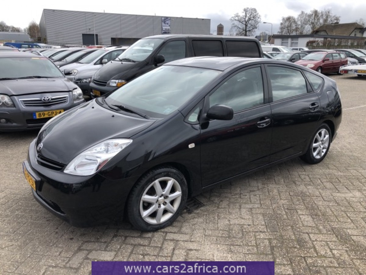 TOYOTA Prius 1.5 HSD 69084 used, available from stock