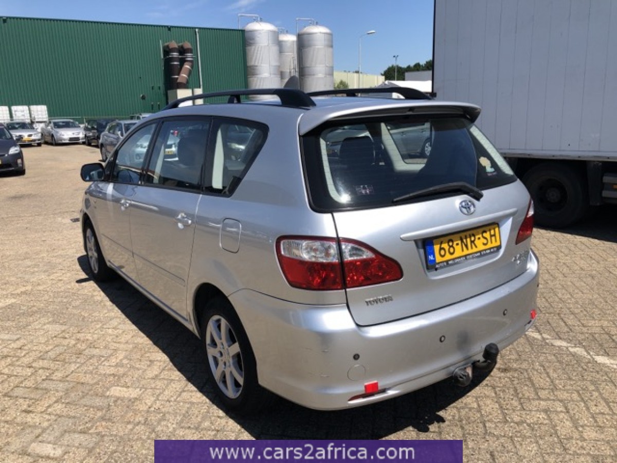 TOYOTA Avensis Verso 2.0 69355 used, available from stock